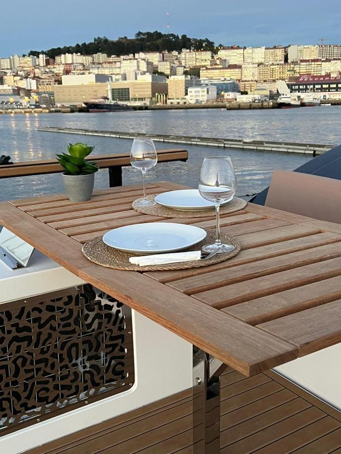 Casa Flotante En El Puerto De Vigo - Different Charter 호텔 외부 사진