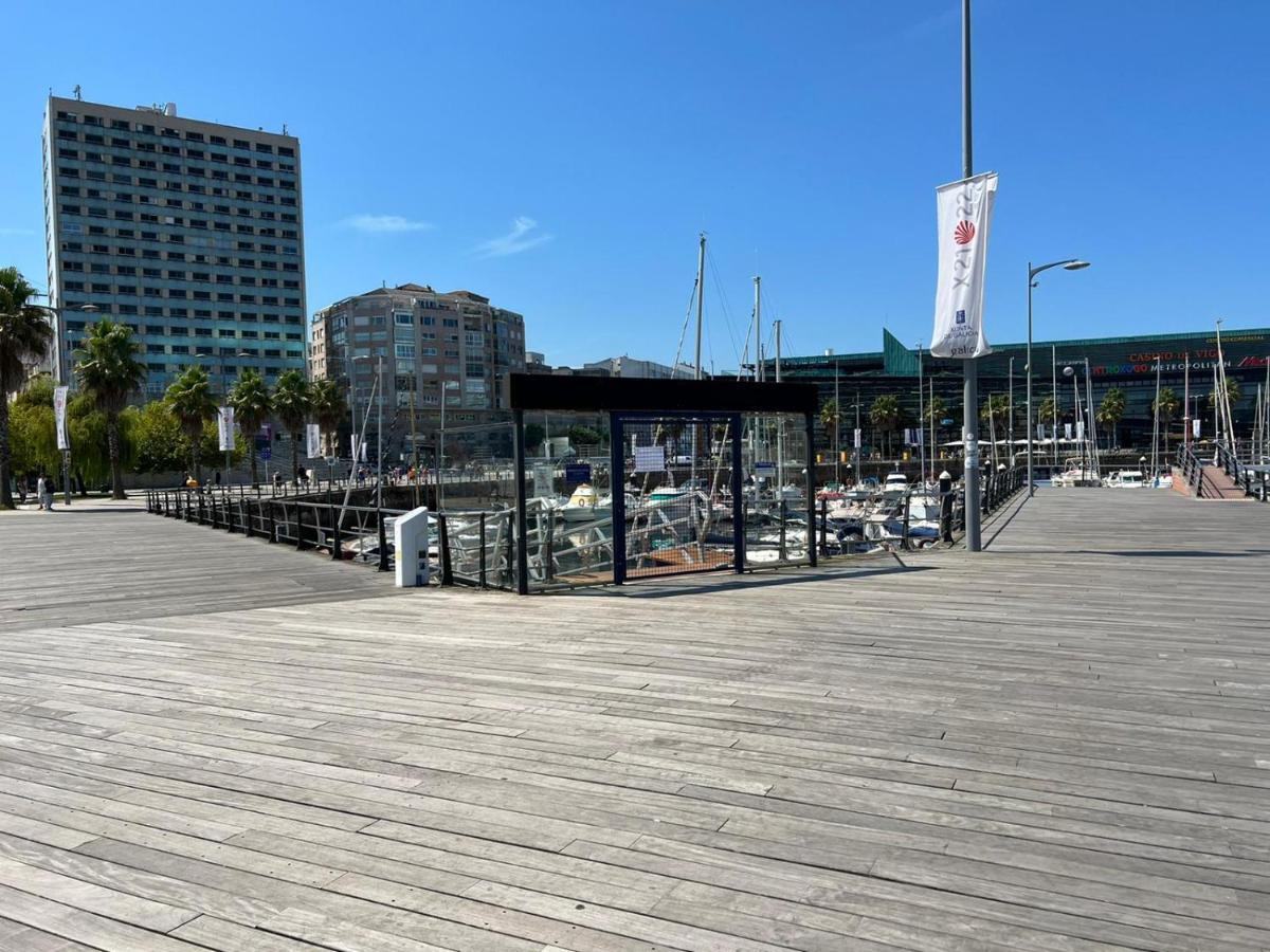 Casa Flotante En El Puerto De Vigo - Different Charter 호텔 외부 사진