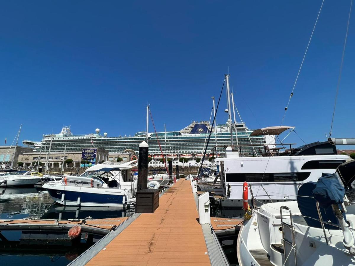 Casa Flotante En El Puerto De Vigo - Different Charter 호텔 외부 사진