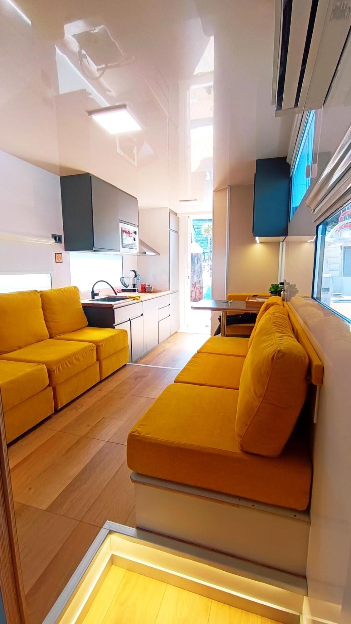 Casa Flotante En El Puerto De Vigo - Different Charter 호텔 외부 사진