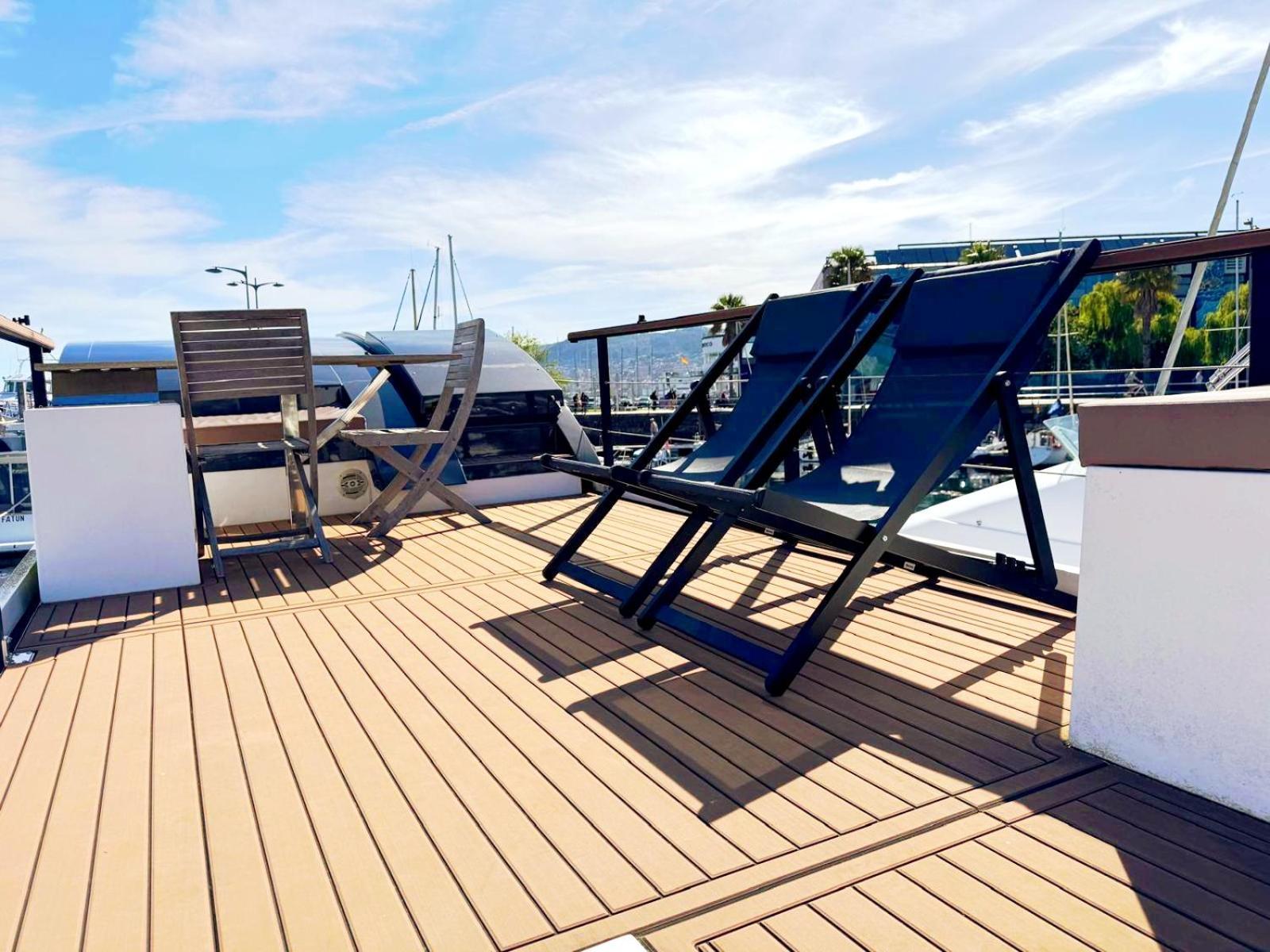 Casa Flotante En El Puerto De Vigo - Different Charter 호텔 외부 사진